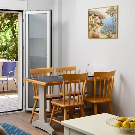 Walk 2 The Beach; Ammoudara Apts Gazi Exterior photo
