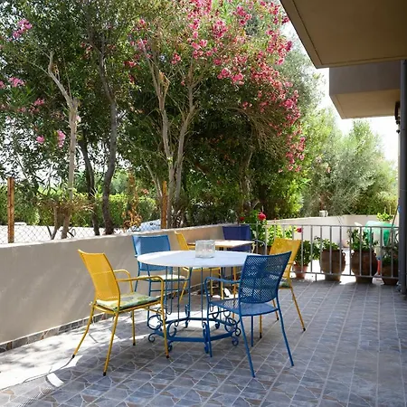 Walk 2 The Beach; Ammoudara Apts Gazi Exterior photo